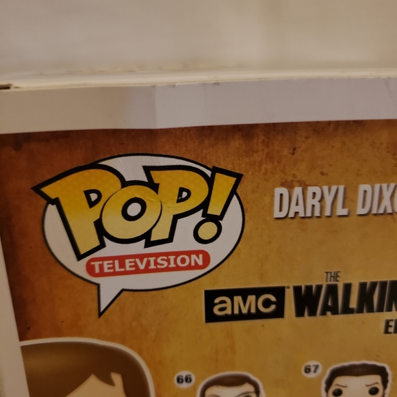 Daryl Dixon with Poncho #72 Funko Pop - Picture 5 of 10